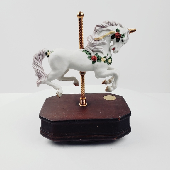 Porcelain Horse music box Carousel Collection merry go round on stand - Picture 2 of 6